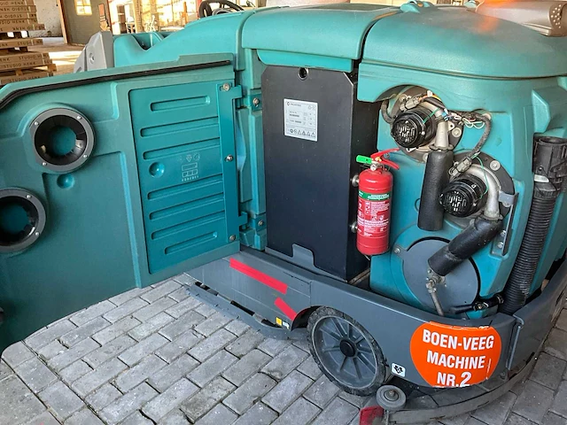 2017 tennant m17 zelfrijdende veeg / schrobmachine - afbeelding 24 van  32
