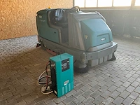 2017 tennant m17 zelfrijdende veeg / schrobmachine - afbeelding 4 van  32