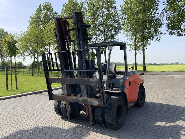 2017 toyota 8fd70u vorkheftruck - afbeelding 1 van  17