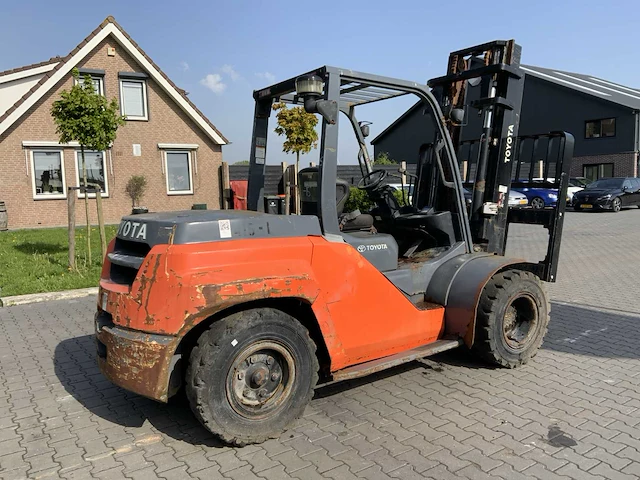 2017 toyota 8fd70u vorkheftruck - afbeelding 11 van  17