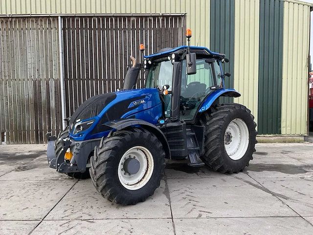 2017 valtra t174e active vierwielaangedreven landbouwtractor - afbeelding 1 van  39