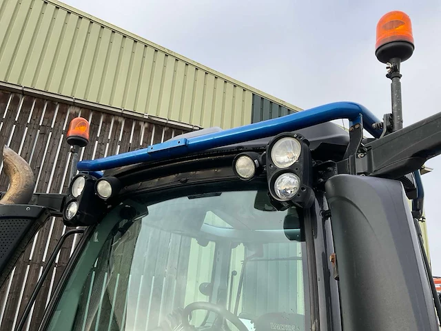 2017 valtra t174e active vierwielaangedreven landbouwtractor - afbeelding 17 van  39