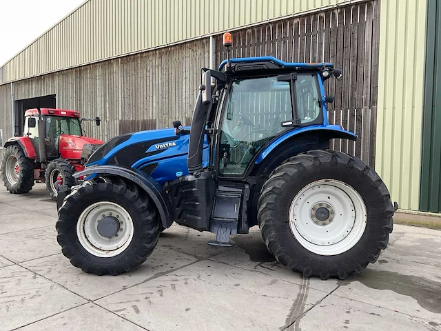 2017 valtra t174e active vierwielaangedreven landbouwtractor - afbeelding 38 van  39