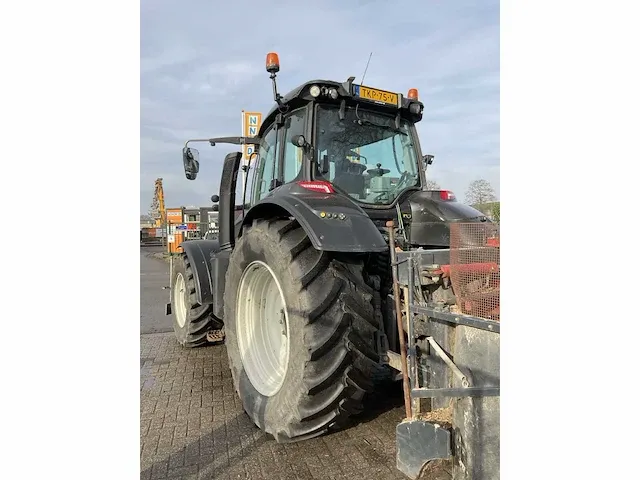 2017 valtra t234 direct smart touch vierwielaangedreven landbouwtractor met omkeerinrichting - afbeelding 2 van  54