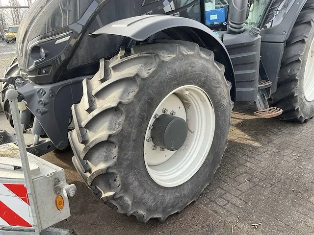 2017 valtra t234 direct smart touch vierwielaangedreven landbouwtractor met omkeerinrichting - afbeelding 11 van  54
