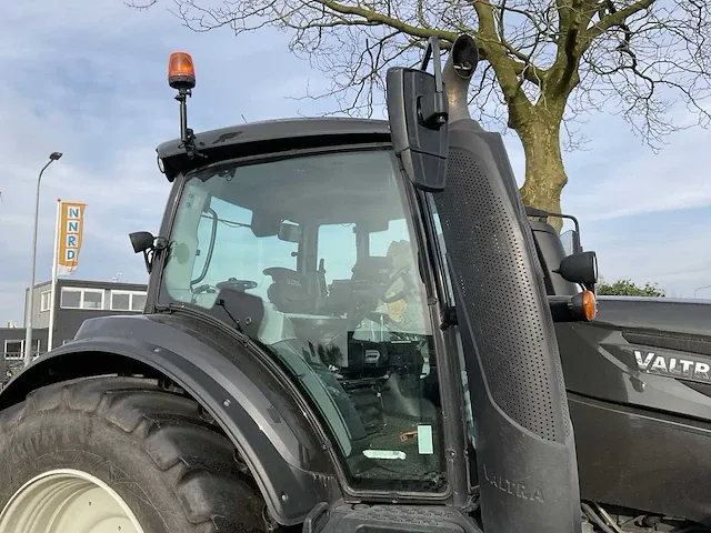 2017 valtra t234 direct smart touch vierwielaangedreven landbouwtractor met omkeerinrichting - afbeelding 17 van  54