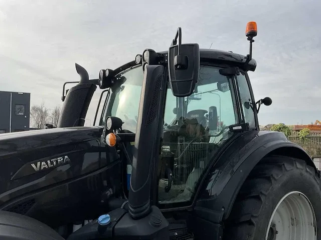 2017 valtra t234 direct smart touch vierwielaangedreven landbouwtractor met omkeerinrichting - afbeelding 19 van  54