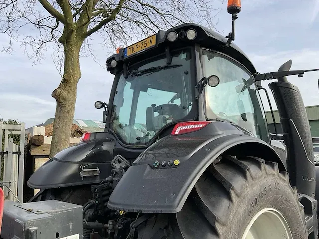 2017 valtra t234 direct smart touch vierwielaangedreven landbouwtractor met omkeerinrichting - afbeelding 20 van  54
