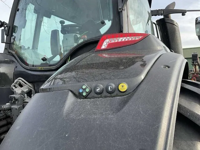 2017 valtra t234 direct smart touch vierwielaangedreven landbouwtractor met omkeerinrichting - afbeelding 21 van  54