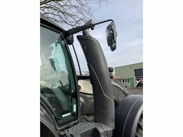 2017 valtra t234 direct smart touch vierwielaangedreven landbouwtractor met omkeerinrichting - afbeelding 27 van  54