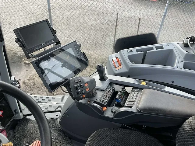 2017 valtra t234 direct smart touch vierwielaangedreven landbouwtractor met omkeerinrichting - afbeelding 36 van  54