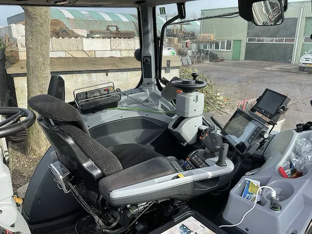 2017 valtra t234 direct smart touch vierwielaangedreven landbouwtractor met omkeerinrichting - afbeelding 46 van  54