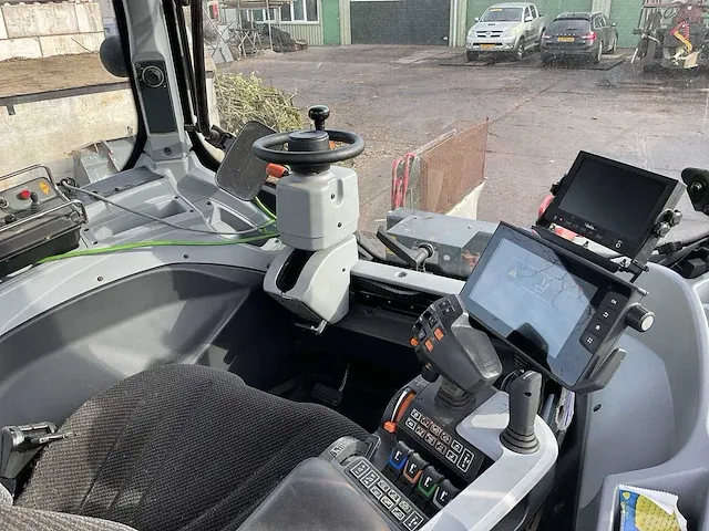 2017 valtra t234 direct smart touch vierwielaangedreven landbouwtractor met omkeerinrichting - afbeelding 47 van  54
