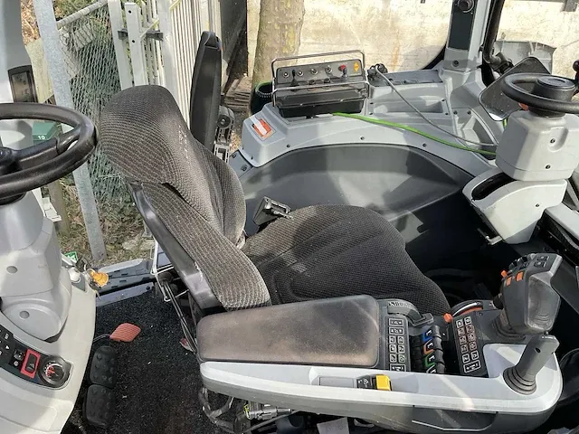 2017 valtra t234 direct smart touch vierwielaangedreven landbouwtractor met omkeerinrichting - afbeelding 48 van  54