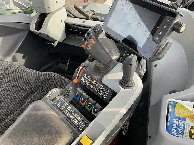 2017 valtra t234 direct smart touch vierwielaangedreven landbouwtractor met omkeerinrichting - afbeelding 49 van  54