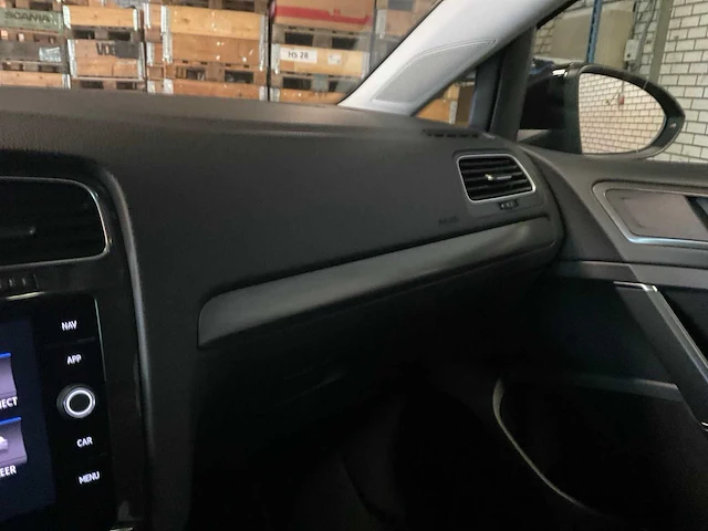 2017 volkswagen golf 7.5 highline business r personenauto - afbeelding 18 van  35