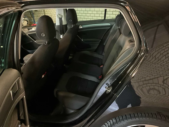 2017 volkswagen golf 7.5 highline business r personenauto - afbeelding 22 van  35