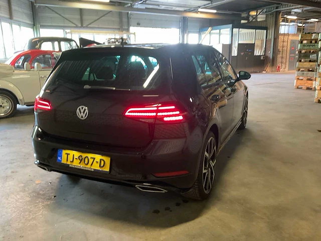 2017 volkswagen golf 7.5 highline business r personenauto - afbeelding 23 van  35