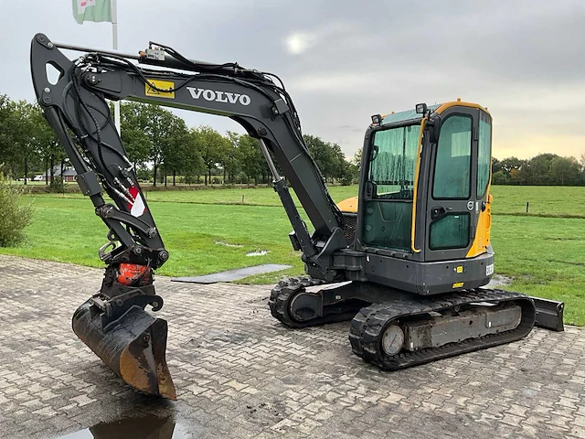 2017 volvo ecr580 rupsgraafmachine - afbeelding 1 van  50