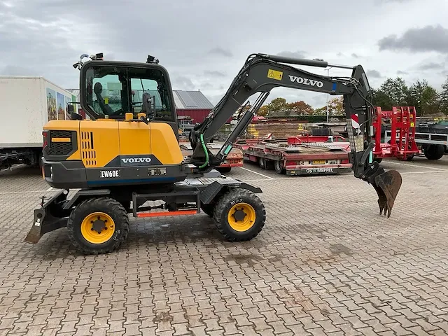 2017 volvo ew60e banden graafmachine - afbeelding 32 van  35