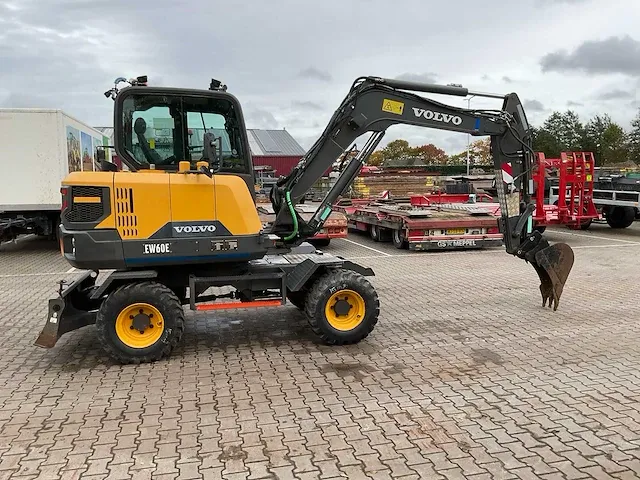 2017 volvo ew60e banden graafmachine - afbeelding 32 van  35