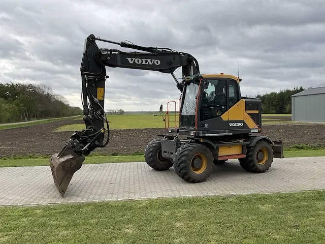 2017 volvo ewr150e banden graafmachine - afbeelding 1 van  39