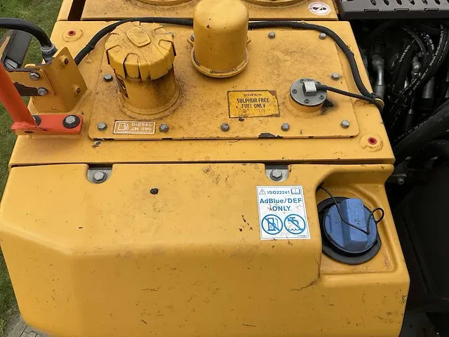 2017 volvo ewr150e banden graafmachine - afbeelding 19 van  39