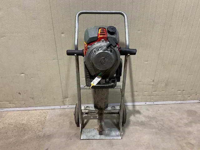 2017 wacker neuson bh65 benzine breekhamer met kar - afbeelding 1 van  5