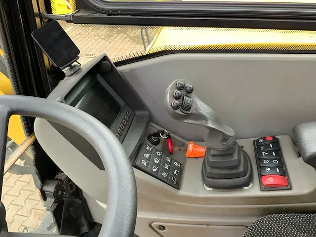 2017 yanmar b95w banden graafmachine - afbeelding 4 van  44