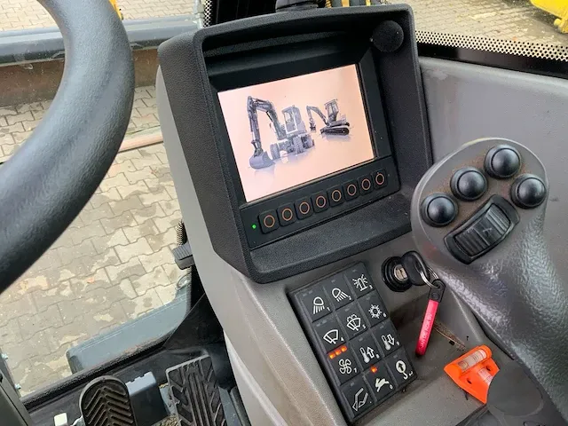 2017 yanmar b95w banden graafmachine - afbeelding 6 van  44