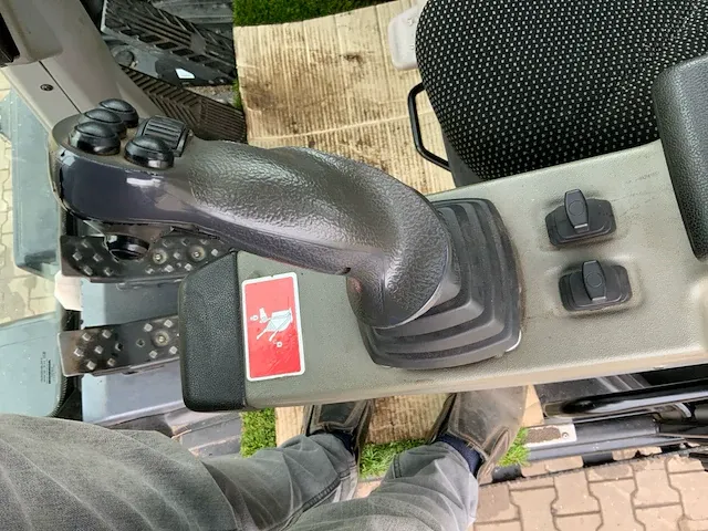 2017 yanmar b95w banden graafmachine - afbeelding 13 van  44