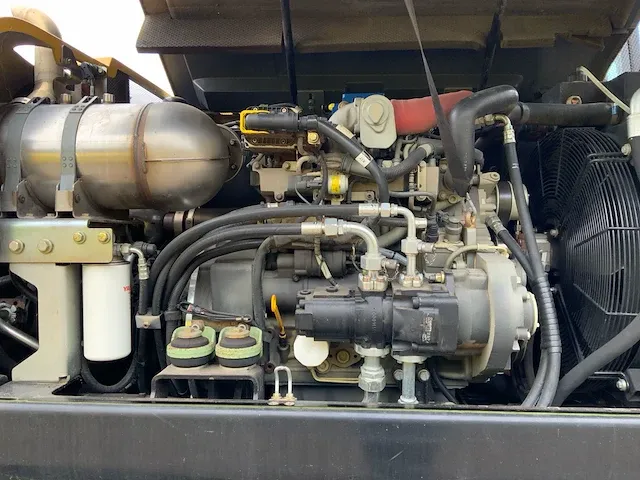 2017 yanmar b95w banden graafmachine - afbeelding 32 van  44