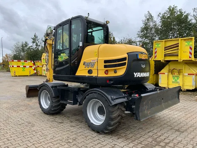 2017 yanmar b95w banden graafmachine - afbeelding 34 van  44