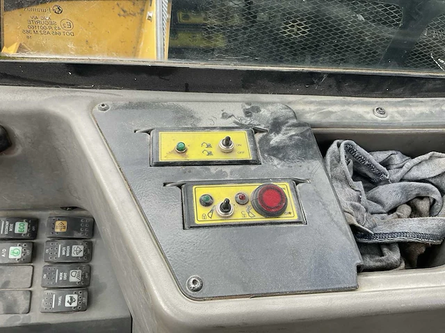 2017 yanmar sv100-2a-2pb midigraafmachine - afbeelding 7 van  23