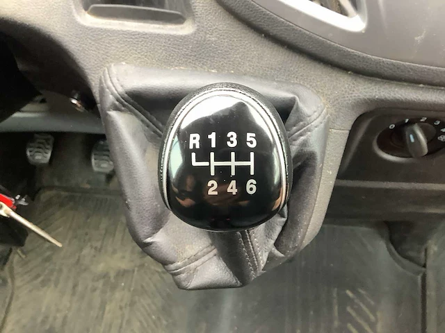 2018 - ford - transit - 290 2.0 tdci l2h2 tr - bedrijfswagen - afbeelding 13 van  16