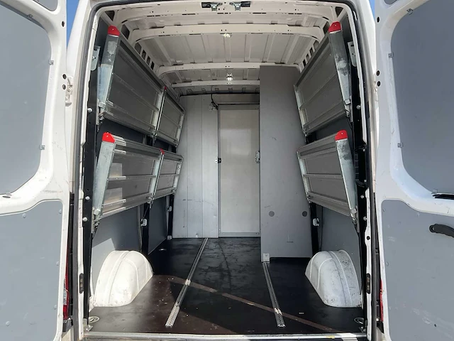 2018 - iveco - daily - 35s12v 2.3 352 l3h3 - bedrijfswagen - afbeelding 13 van  16