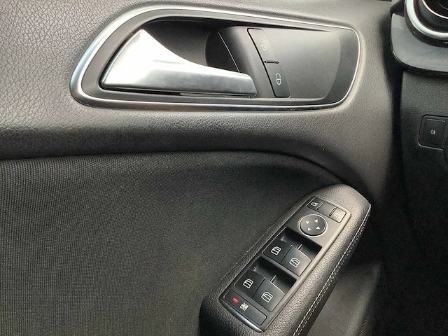 2018 - mercedes-benz - b-klasse - 220 d ambition - personenauto - afbeelding 6 van  15
