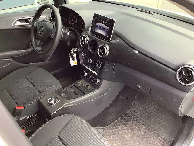 2018 - mercedes-benz - b-klasse - 220 d ambition - personenauto - afbeelding 11 van  15