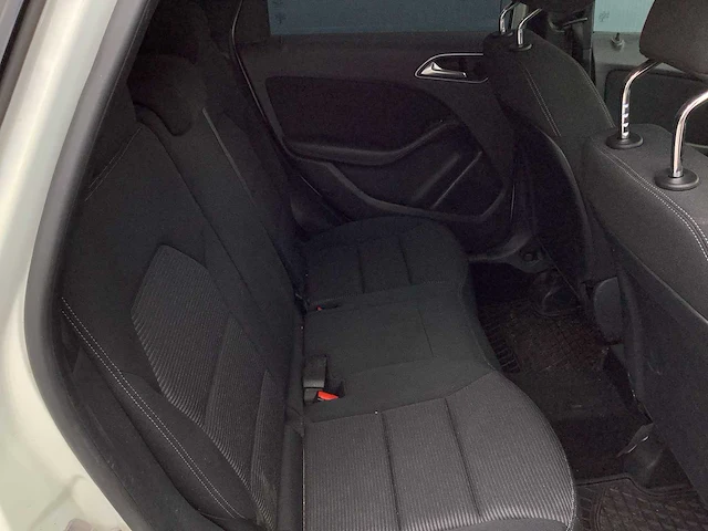 2018 - mercedes-benz - b-klasse - 220 d ambition - personenauto - afbeelding 13 van  15