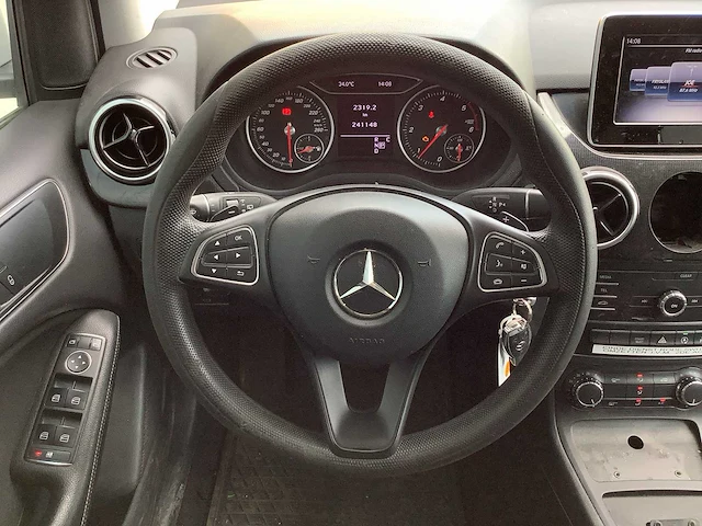 2018 - mercedes-benz - b-klasse - 220 d ambition - personenauto - afbeelding 14 van  15