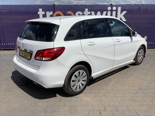 2018 - mercedes-benz - b-klasse - 220 d ambition - personenauto - afbeelding 9 van  14