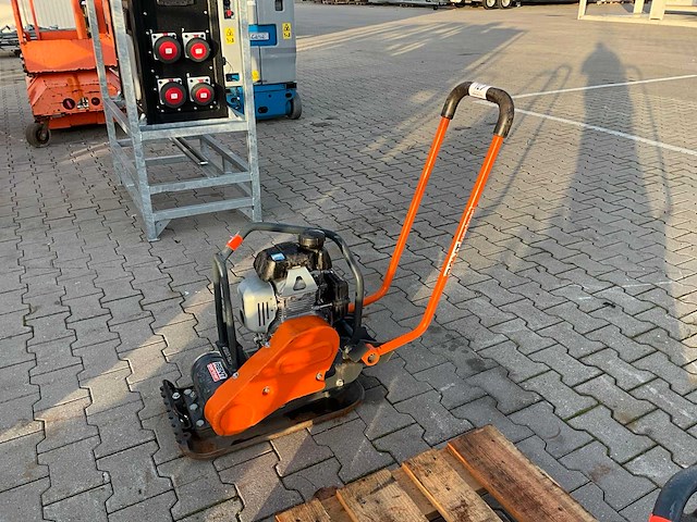 2018 altrad / belle lc3228 compacte trilplaat - afbeelding 1 van  7