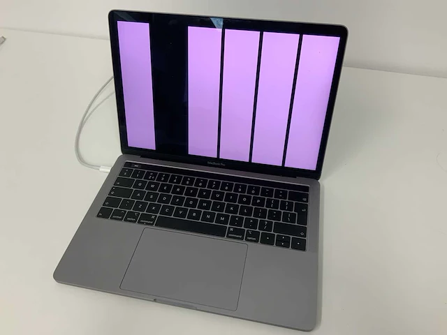 2018 apple 13-inch macbook pro mr9q2n/a laptop - afbeelding 1 van  3
