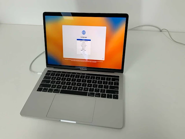 2018 apple 13-inch macbook pro mr9u2n/a laptop - afbeelding 1 van  4