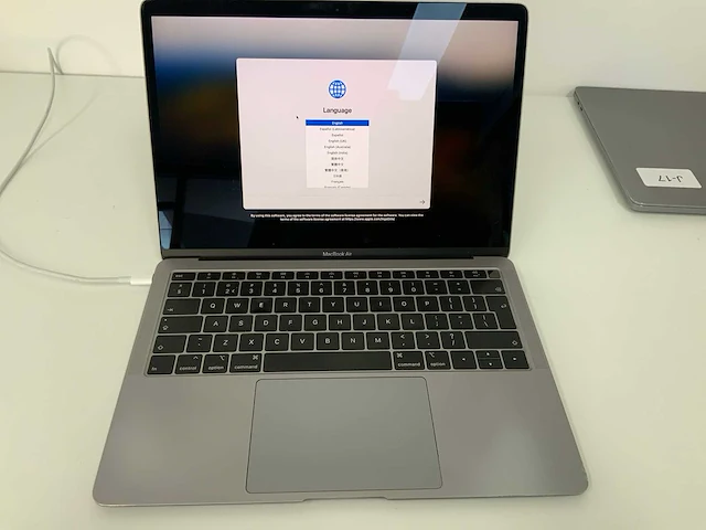 2018 apple a1932 13-inch macbook air mre92n/a laptop - afbeelding 1 van  4