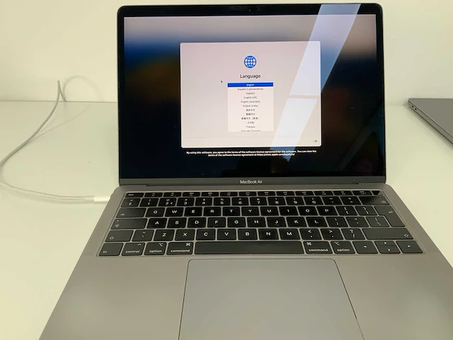 2018 apple a1932 13-inch macbook air mre92n/a laptop - afbeelding 2 van  4