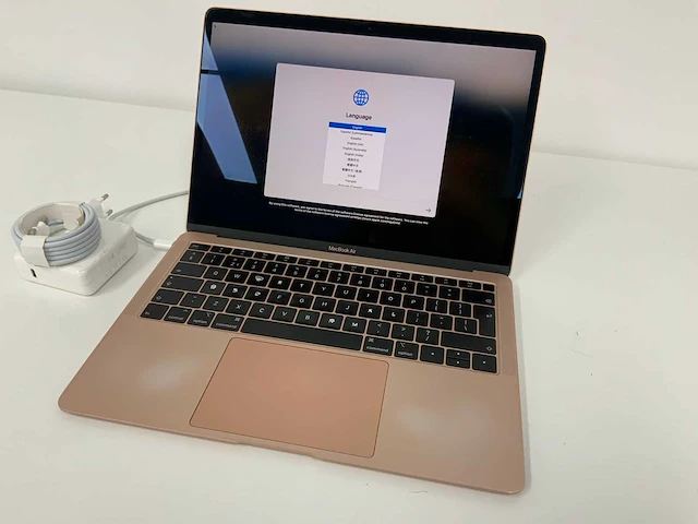 2018 apple a1932 13-inch macbook air mref2n/a laptop - afbeelding 1 van  5