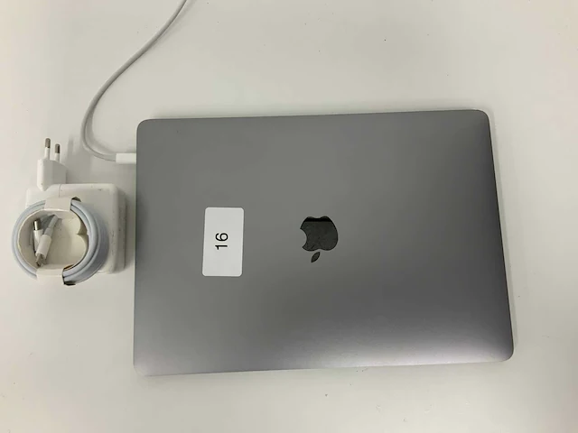 2018 apple a1989 13-inch macbook pro mr9q2n/a laptop - afbeelding 3 van  5