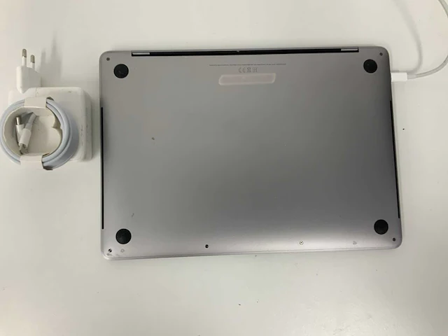 2018 apple a1989 13-inch macbook pro mr9q2n/a laptop - afbeelding 4 van  5