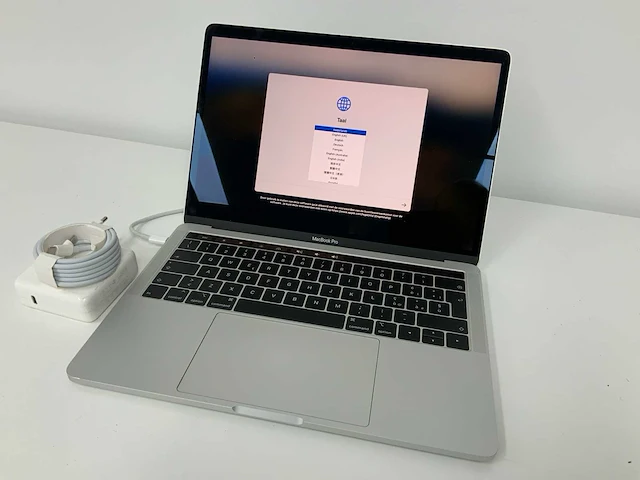 2018 apple a1989 13-inch macbook pro mr9v2n/a laptop - afbeelding 1 van  5